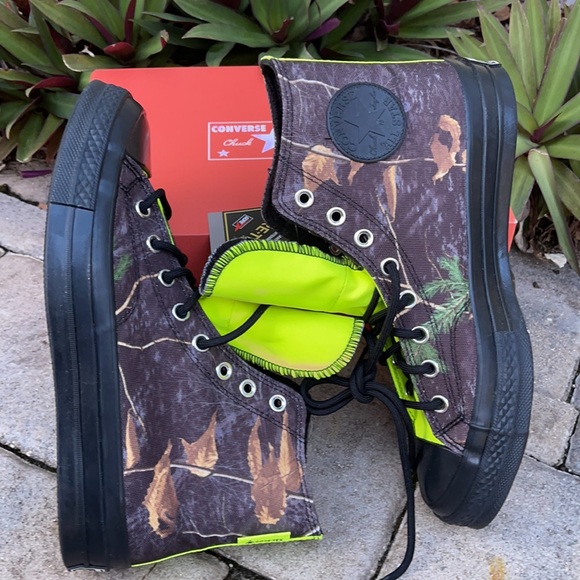 CONVERSE CHUCK 70 GTX HI WMNS - Picture 2 of 16